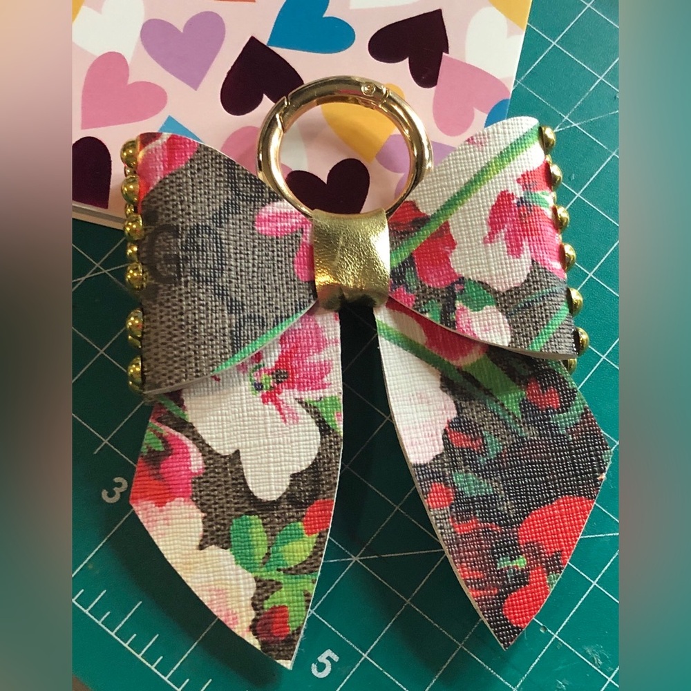 Large keychain bow - Picture 3 of 3